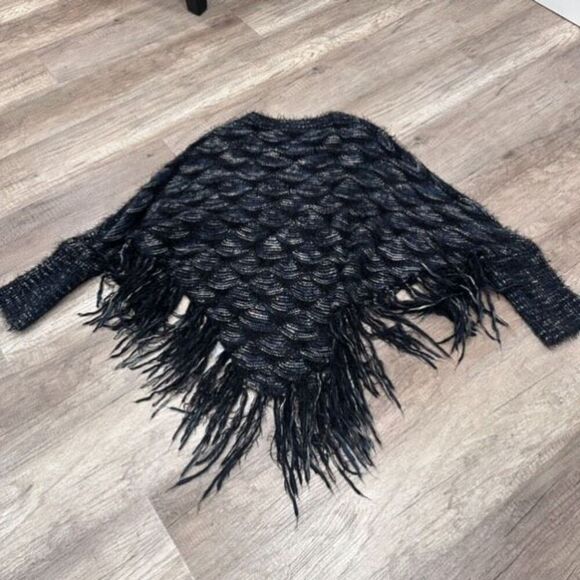 Frazzle Women's Eyelash Knit With Sleeve Fringe Poncho Sweater Black Blue Medium - Picture 5 of 13